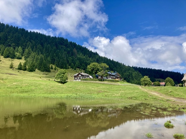 aelpele-von-unten-mit-halbem-see aelpele-von-unten-mit-halbem-see